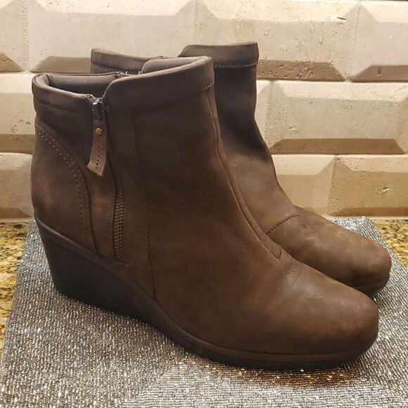 EARTH Nubuck Booties - Size 12 - Picture 1 of 9